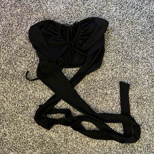 BLACK TIE UP TOP